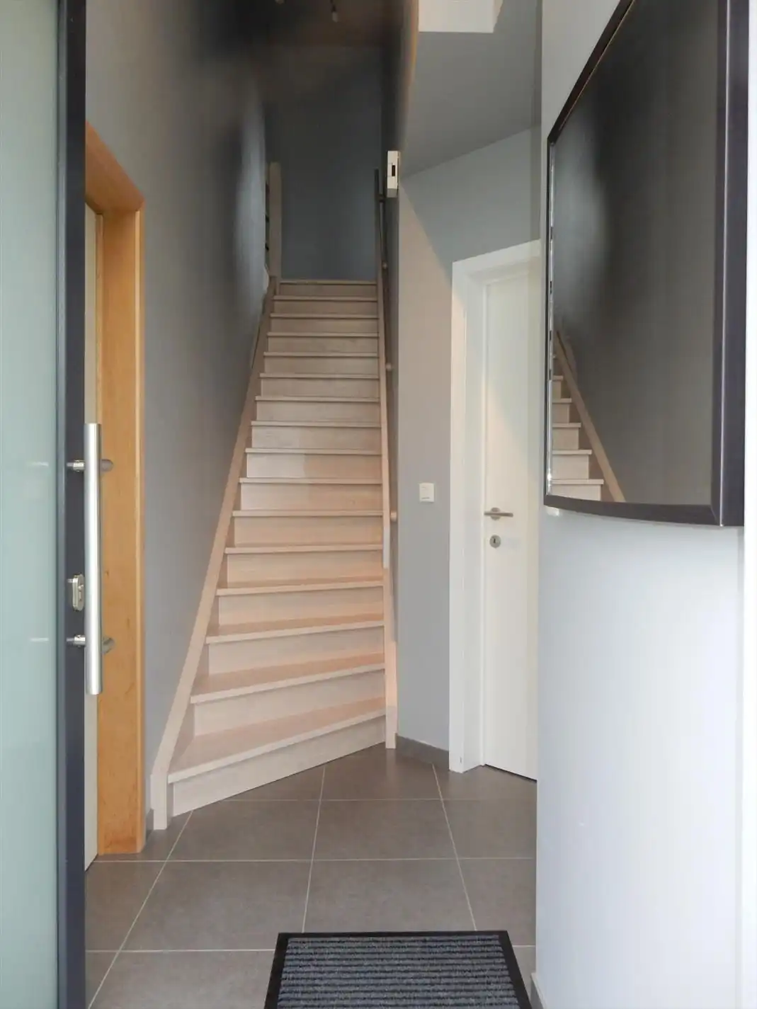 Te huur: ruime woning met 3 slaapkamers, tuin en garage foto 6