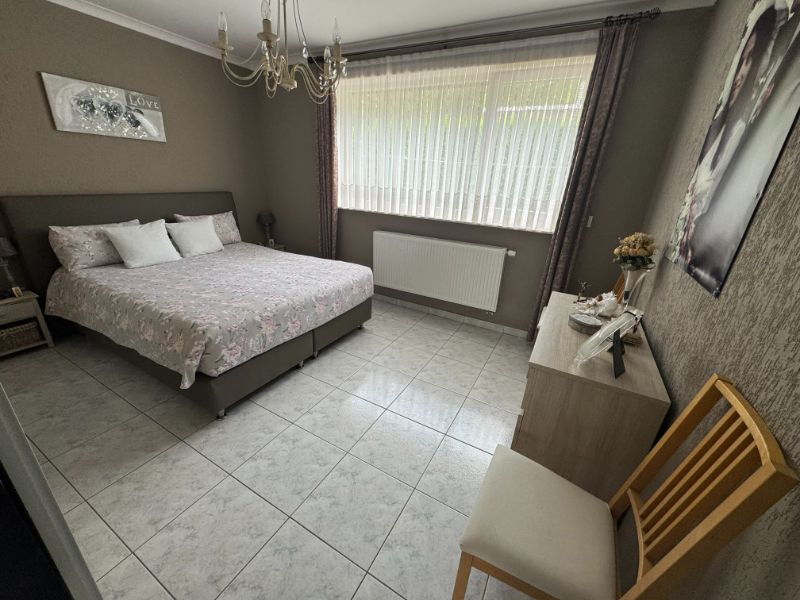Instapklare woning met 3 slaapkamers en garage op 5a80 foto 12