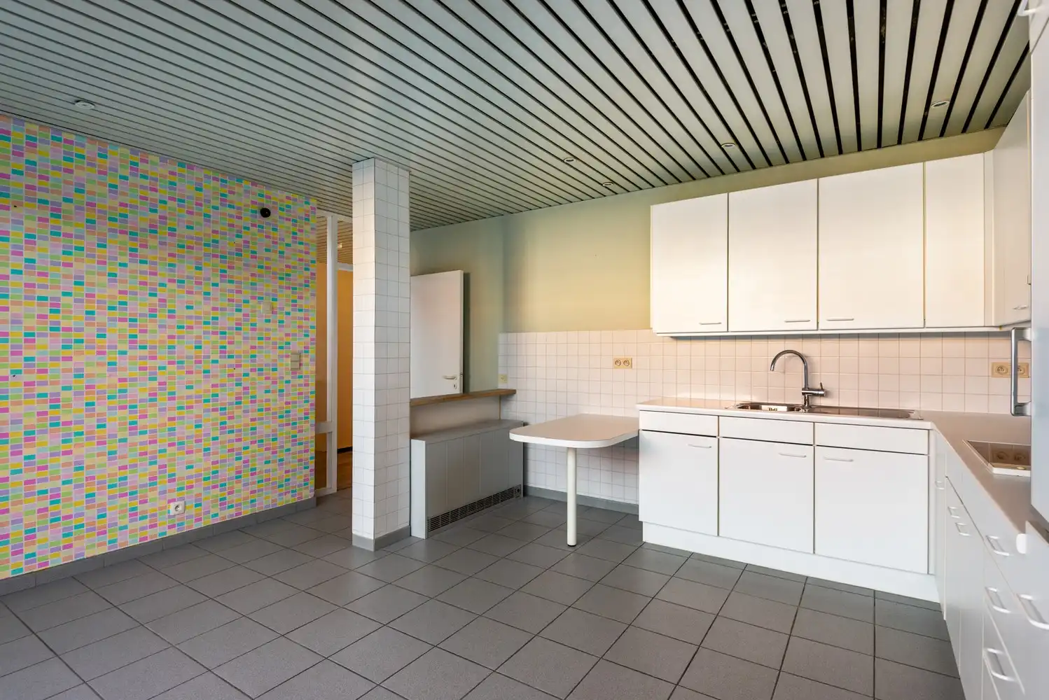 Handelsgelijkvloers in het centrum van Wijnegem! foto 14