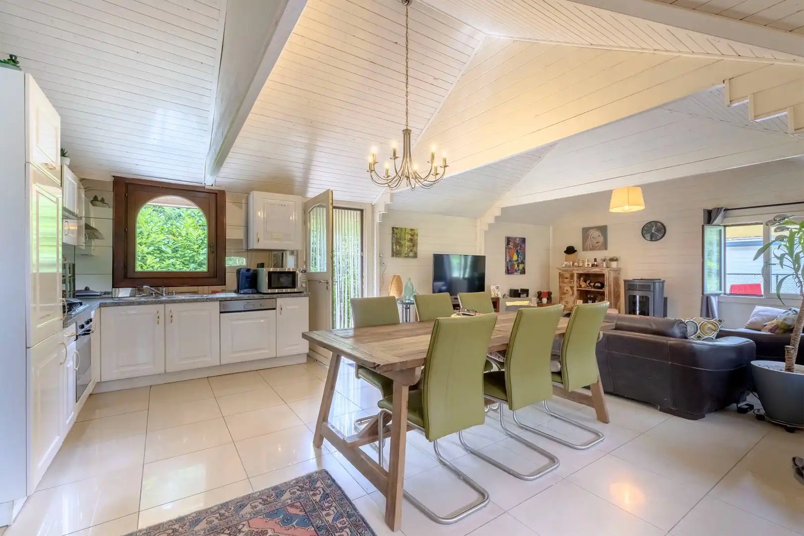 Instapklare bungalow  (vakantiewoning) op een prachtig perceel in het groen te Herselt! foto 6