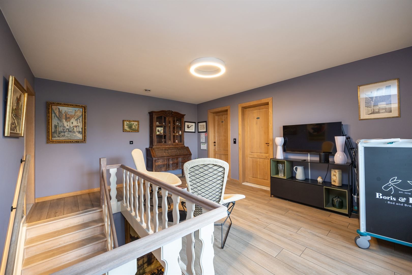 Een luxueus ingerichte woning met 5 slaapkamers en zwembad. foto 17
