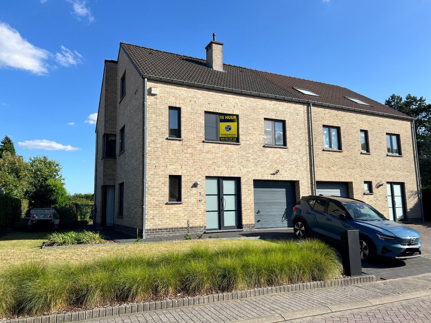 Prachtige moderne woning op toplocatie met 4 slpks, garage, tuin en terras foto {{pictureIndex}}