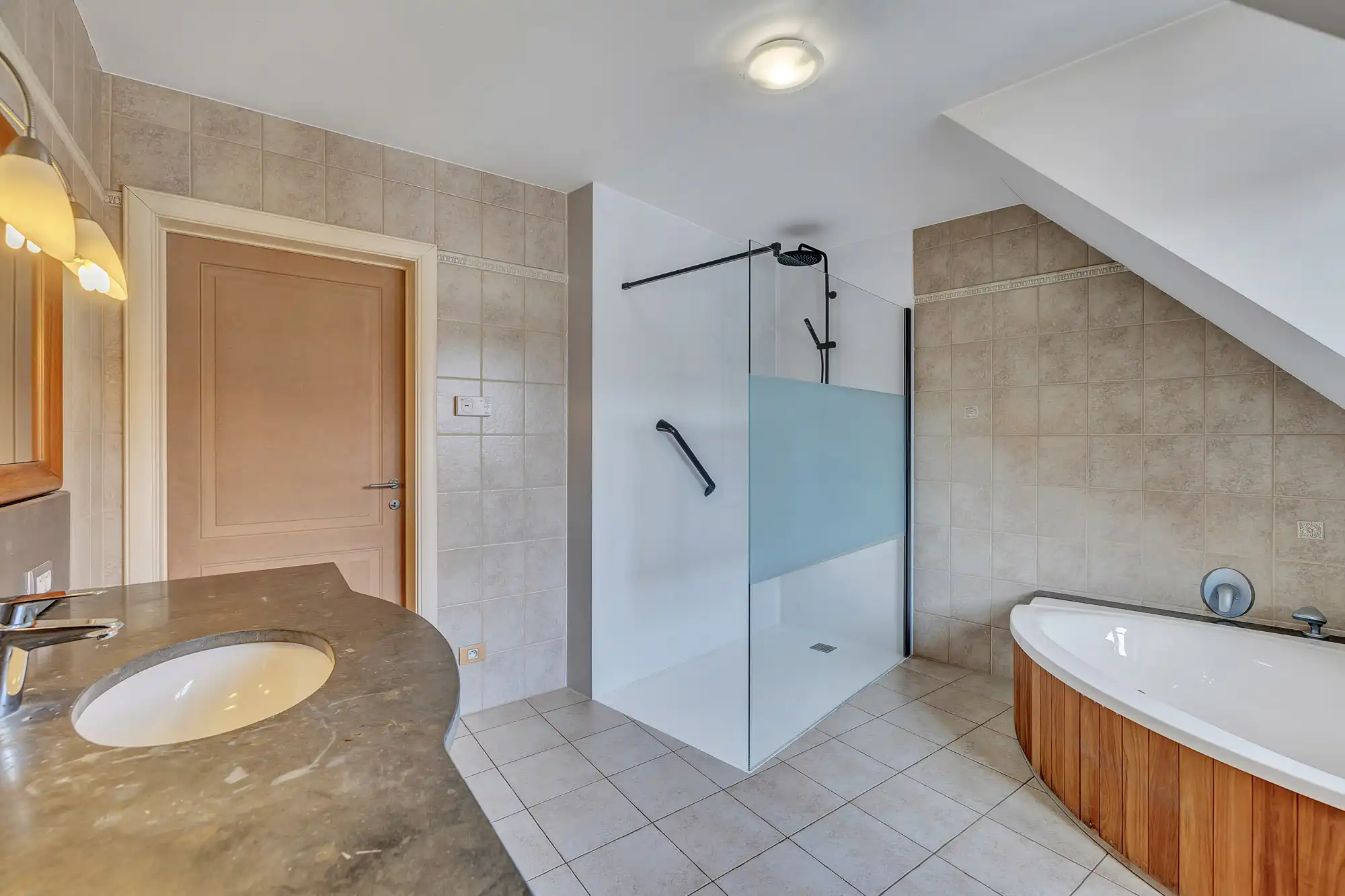 Luxe penthouse met 2 slpks & 5 terrassen centrum Zottegem foto 13