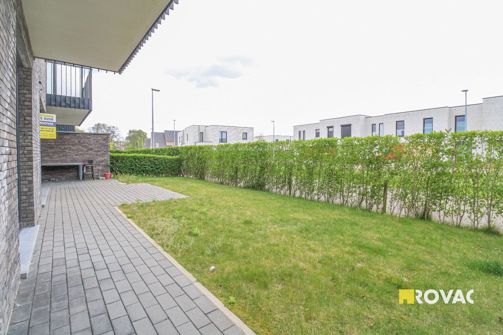 Gelijkvloers appartement met tuin en garage! foto 17