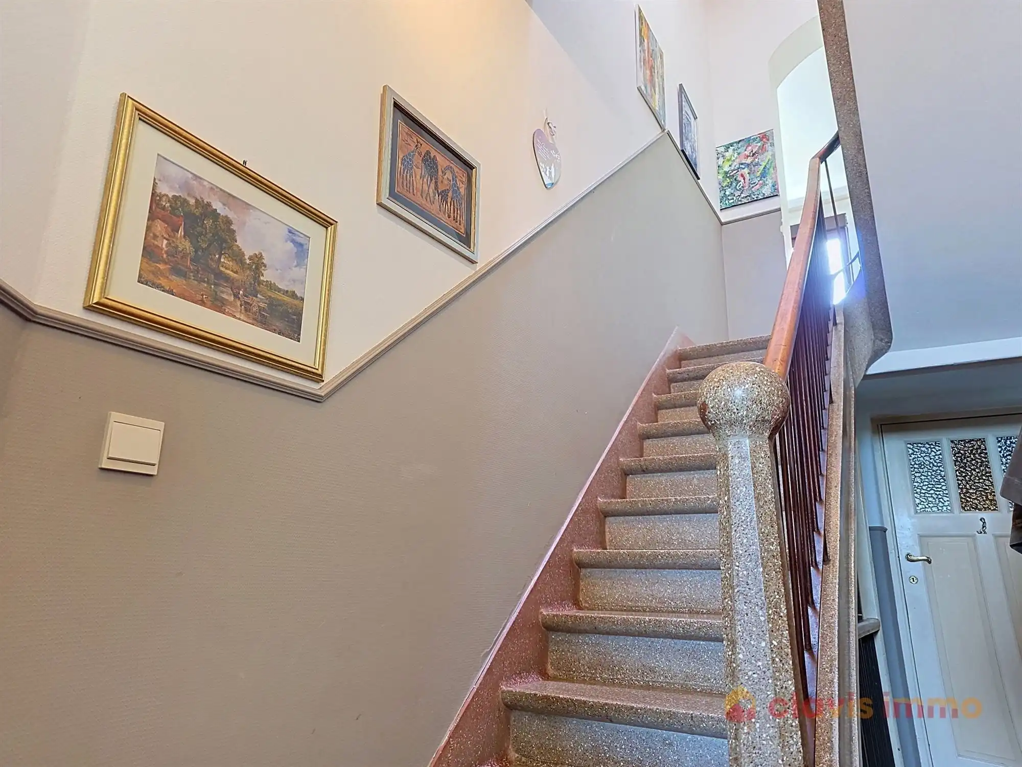 Aangename 3-gevel woning met tuin foto 12