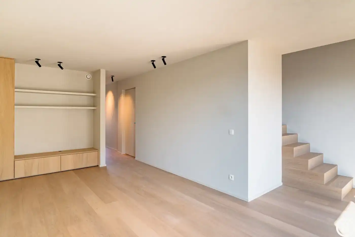 Nieuwbouw duplexappartement met prachtig zijdelings zeezicht foto 20