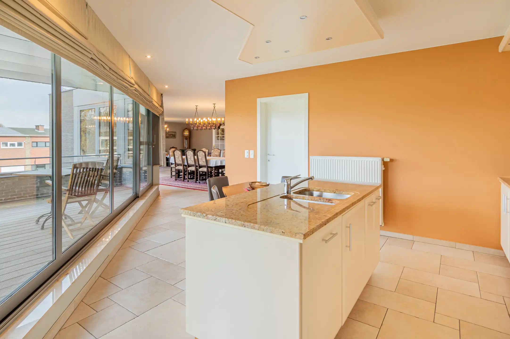 Ruim en instapklaar appartement met 2 terrassen en garage foto 4