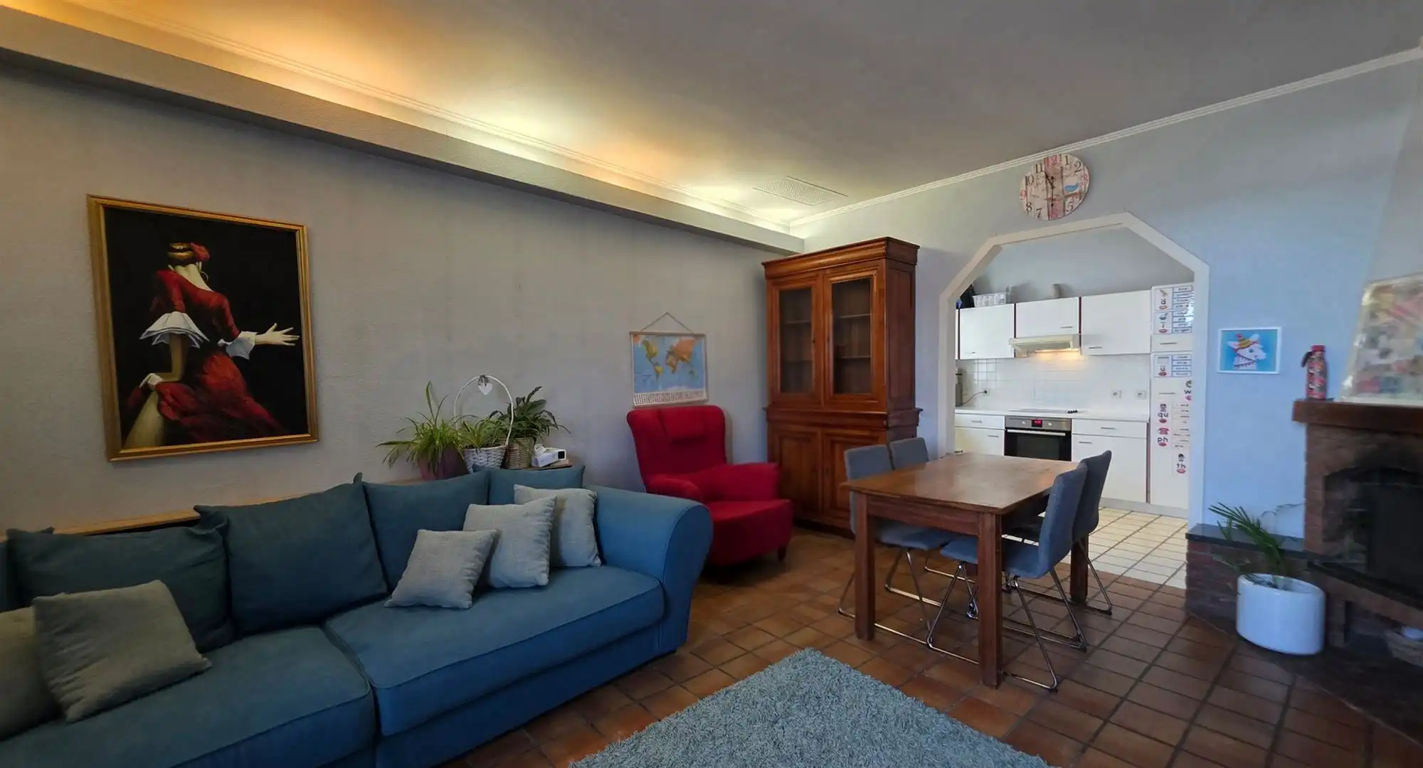 Aangename 3-gevel woning met tuin foto 2