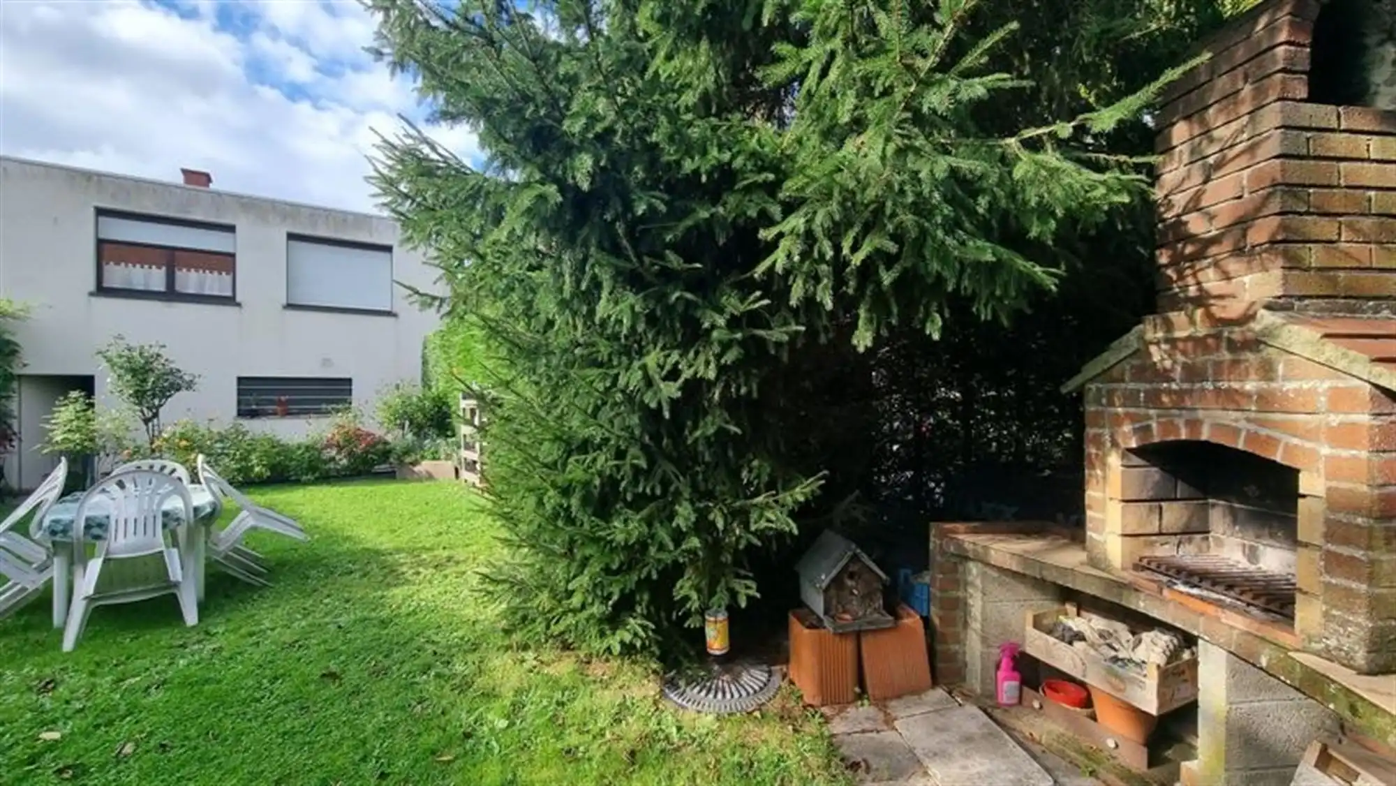 Aangename 3-gevel woning met tuin foto 2