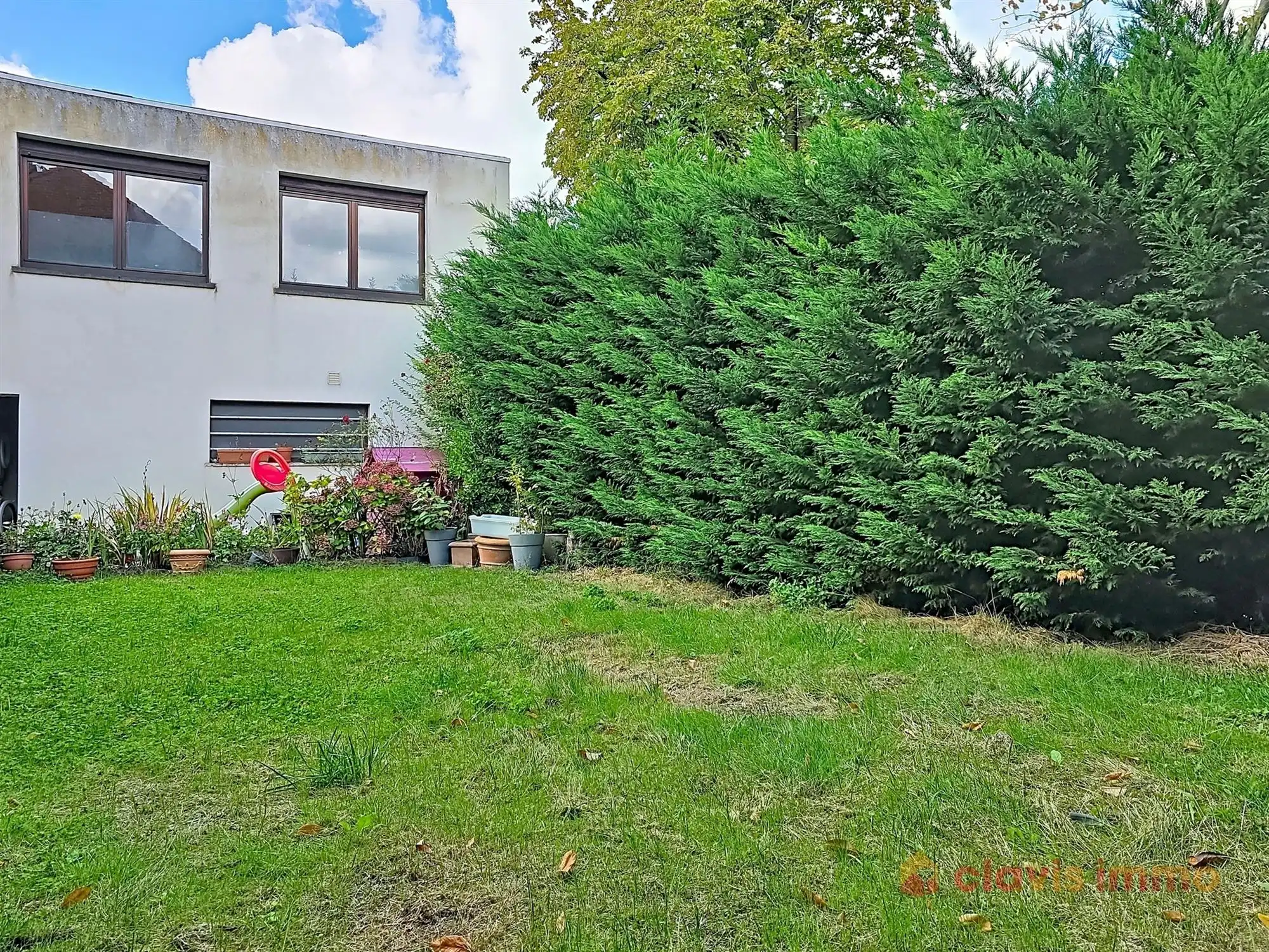 Aangename 3-gevel woning met tuin foto 2