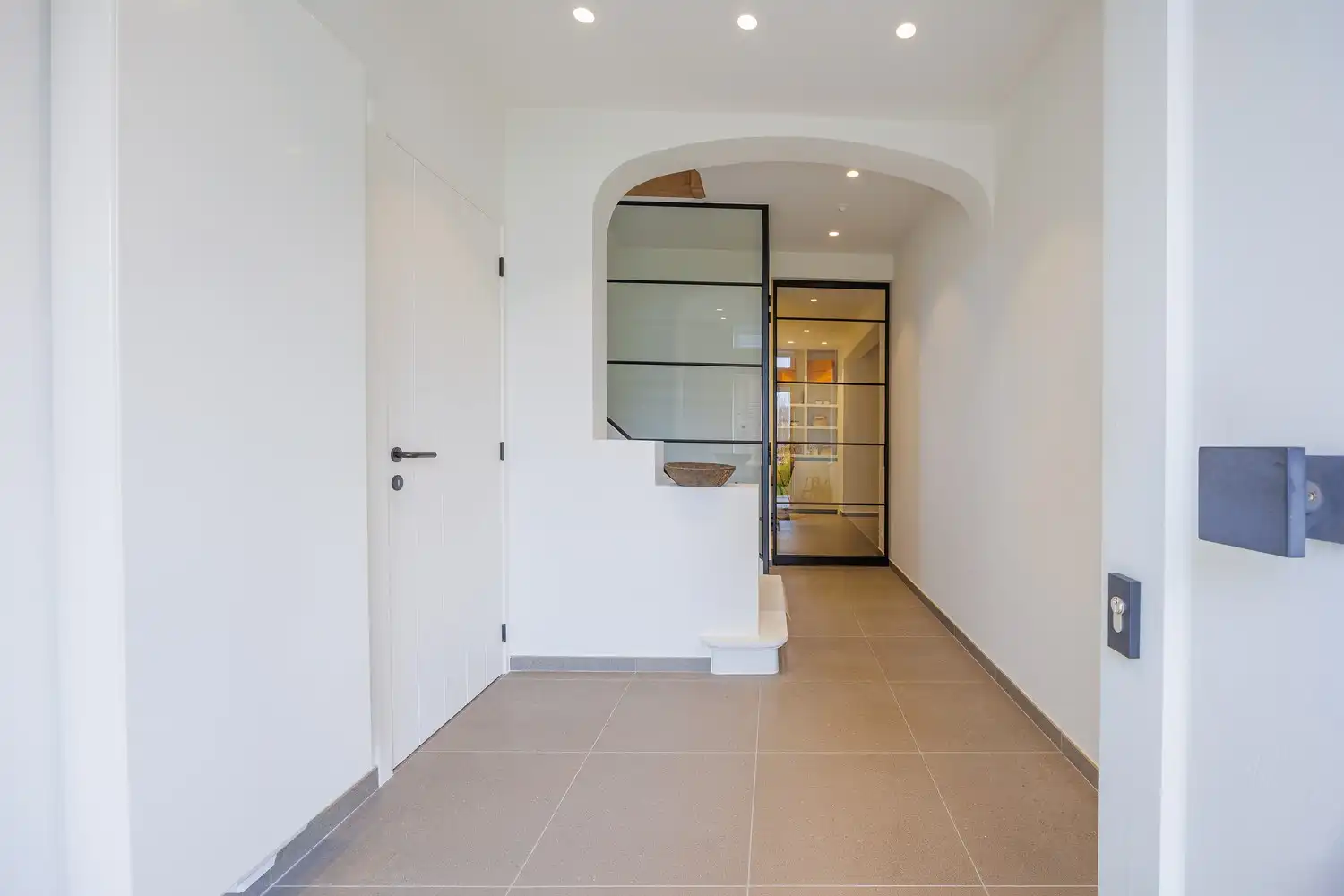 Exclusieve gerenoveerde koppelvilla vlak bij zee met 8 slaapkamers foto 13