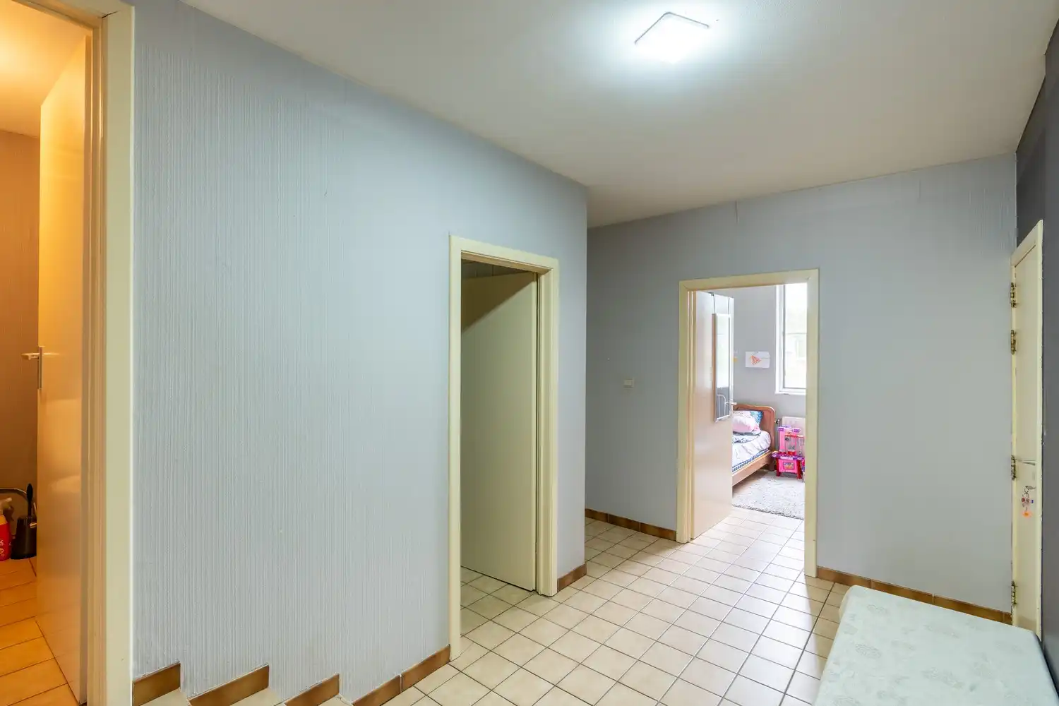 Gebouw met vergunning voor 3 appartementen en een handelspand foto 44