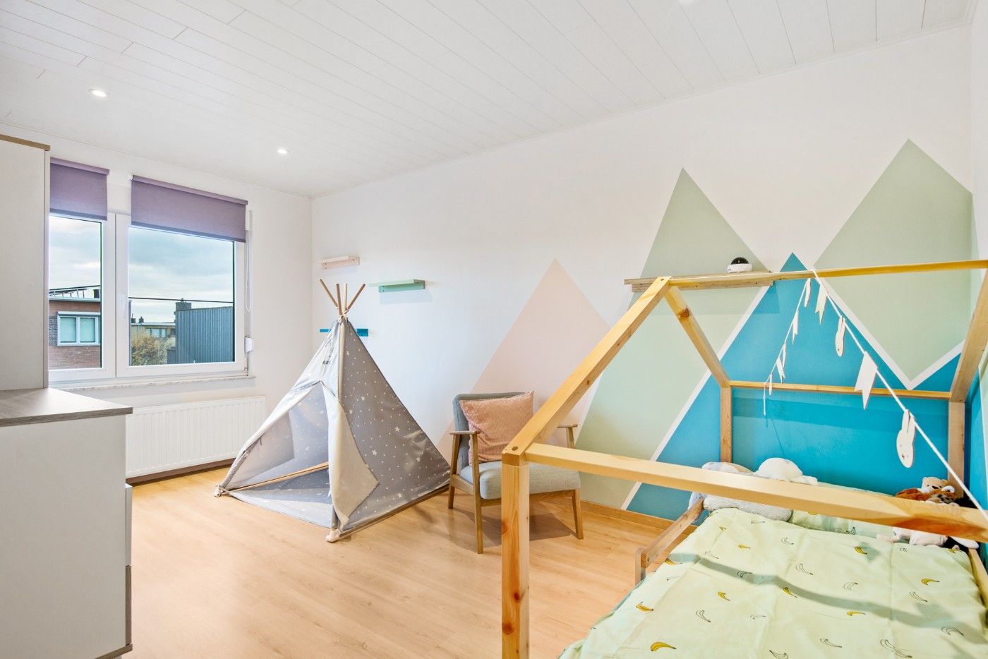 Ruime bel-etagewoning met 3 slpk, terras, tuin en inpandige garage foto 14