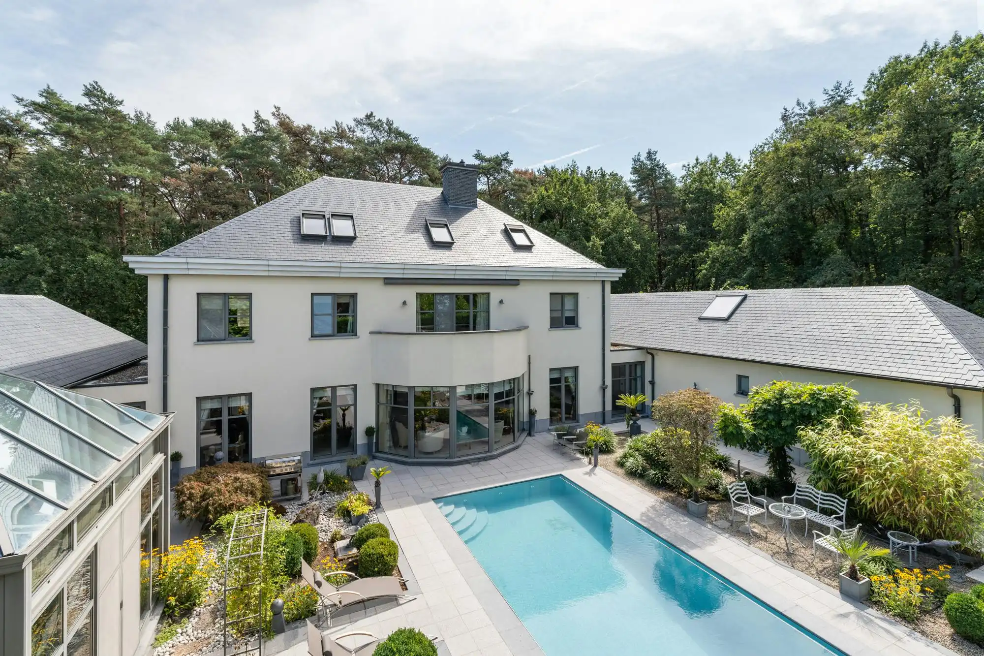 Exclusieve villa met praktijkruimte op toplocatie in Genk foto 32