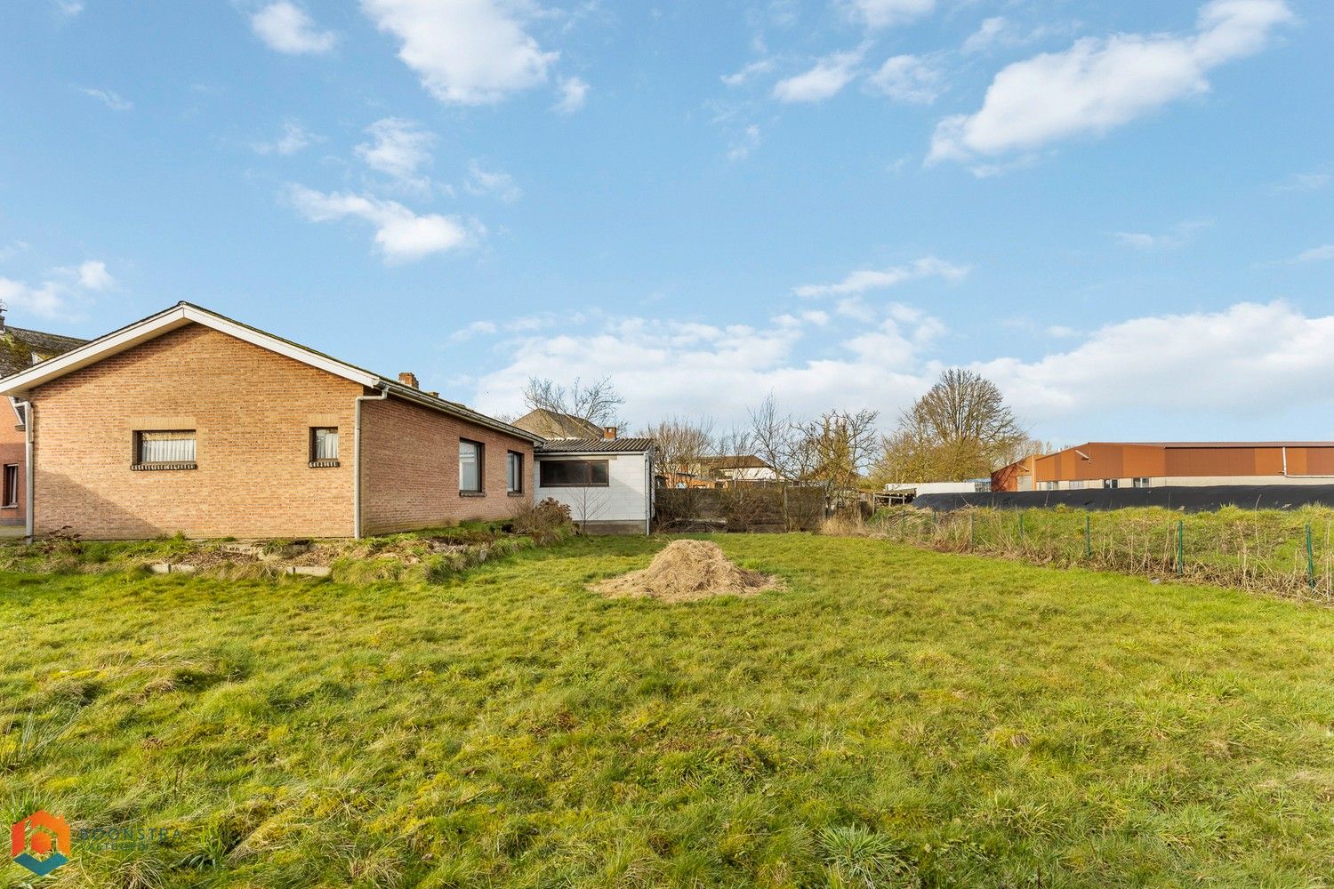 Woning met 3 slpkrs, 2 garages en 2 praktische bijgebouwen foto 27