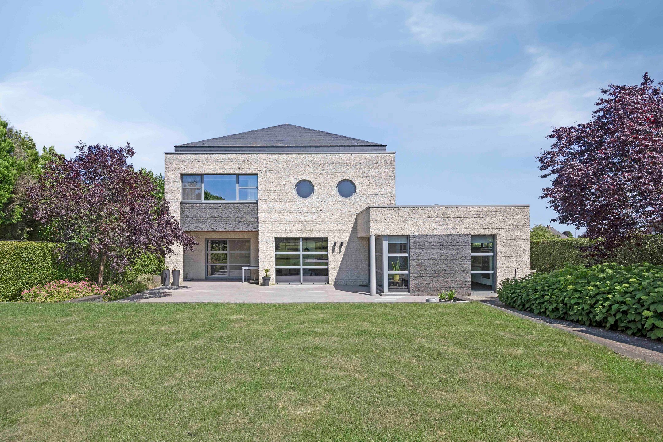 Prachtige villa op ruim perceel met mooi vergezicht foto 35