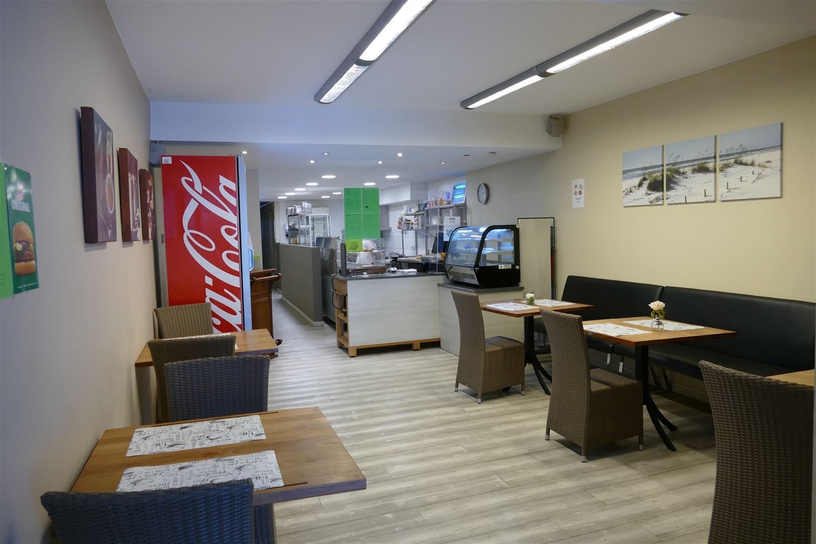 Te koop: Handelspand met Duplex Appartement – Ideale Investe foto 14