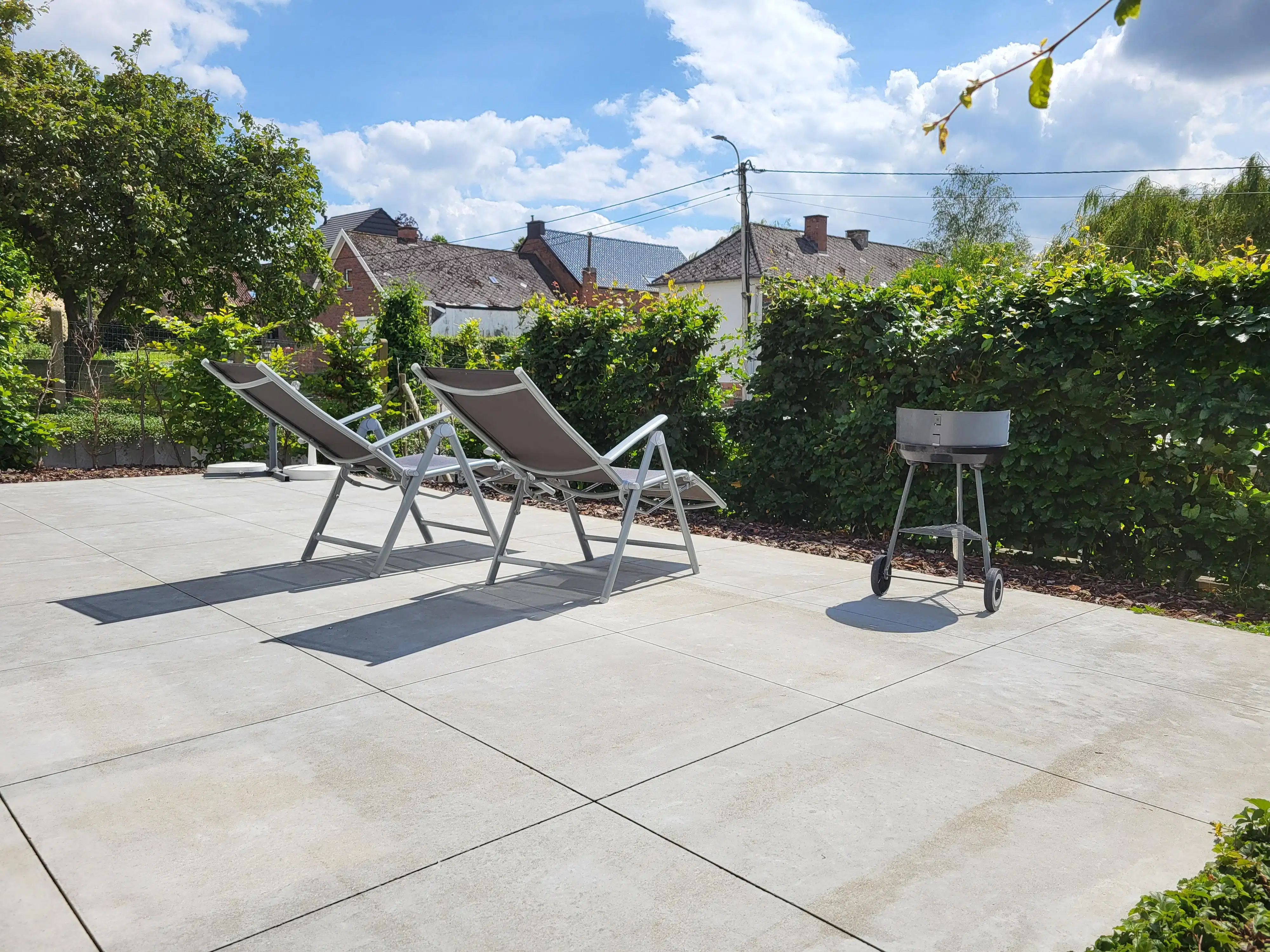 Prachtige halfopen pastoriewoning van 160m² met zuidgericht terras v 31m², balkon, zonnepanelen en drie staanplaatsen.  foto 3