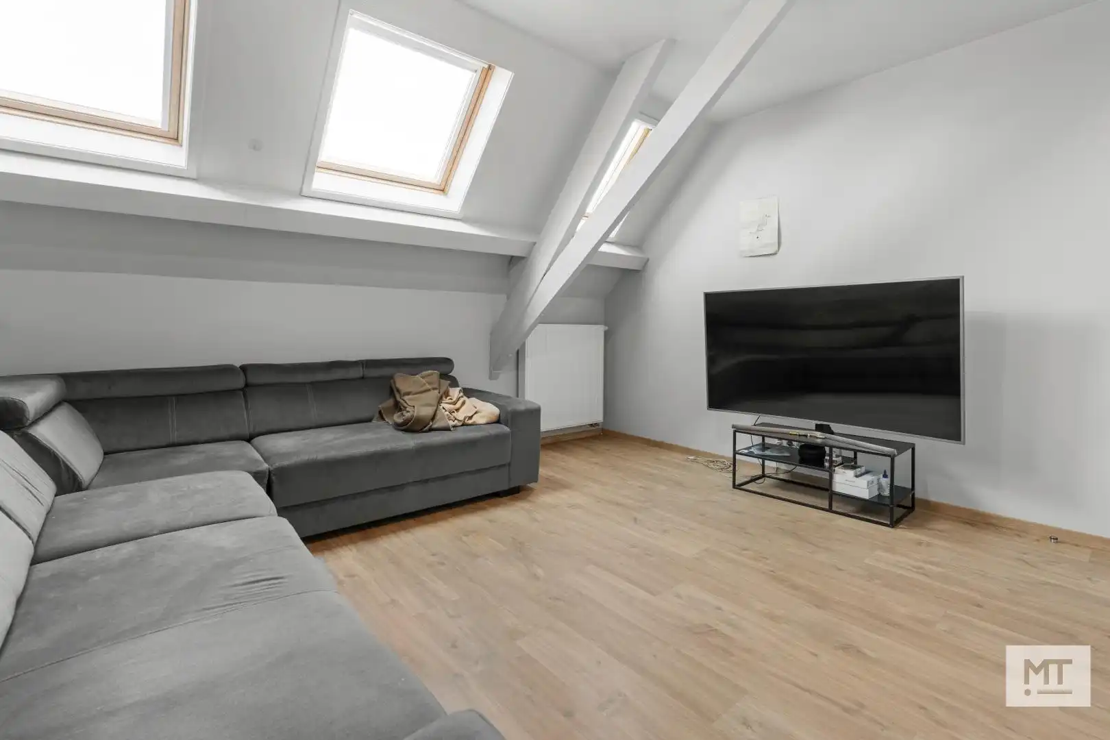 Opbrengsteigendom bestaande uit handelsruimte en 2 appartementen in centrum Beselare foto 13