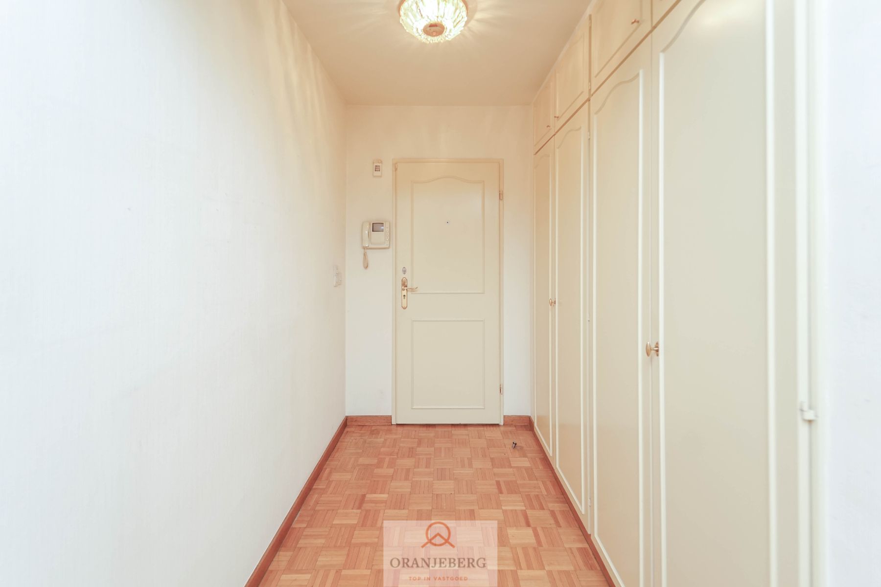 Ruim 2-slaapkamer appartement  (122 m²) vlakbij het Zuidpark! foto 4