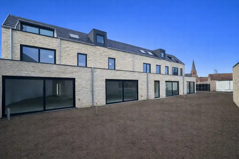 Appartement op eerste verdiep met groot leefterras. foto 8