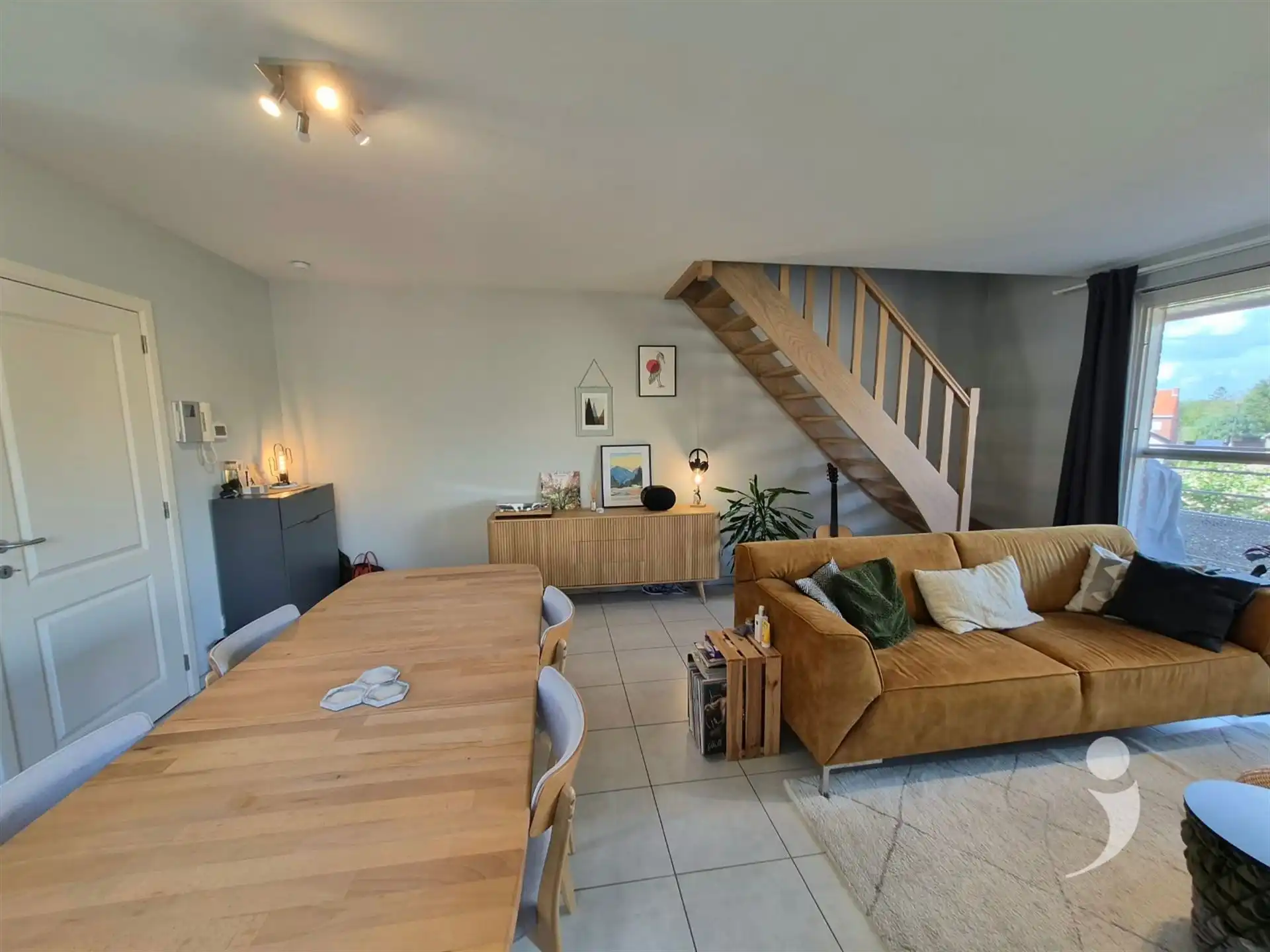 Ruime duplex foto 4
