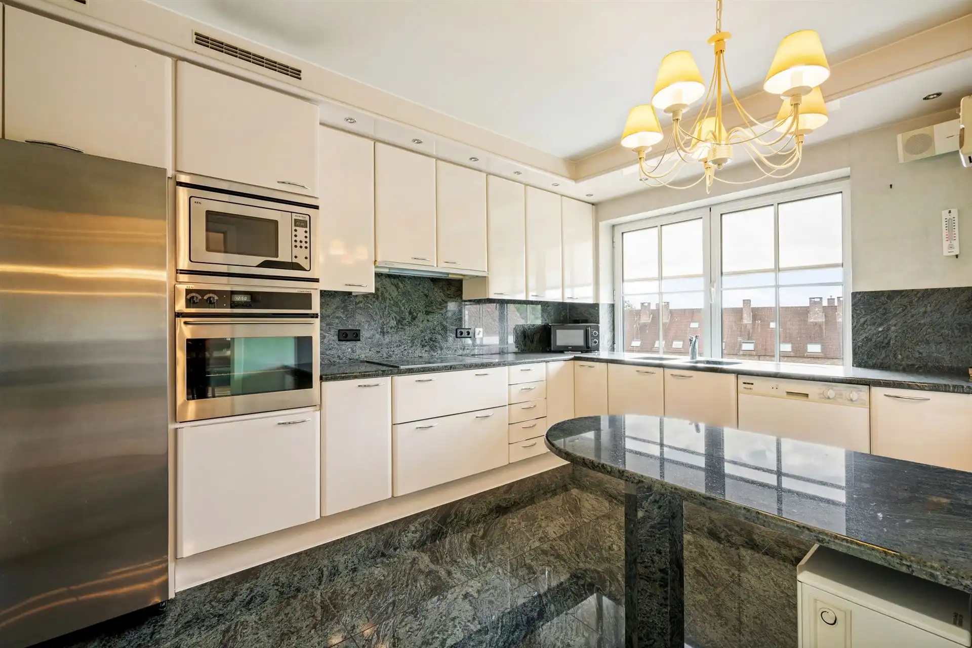 Exclusief appartement van 184 m² in het centrum van Waregem! foto 8