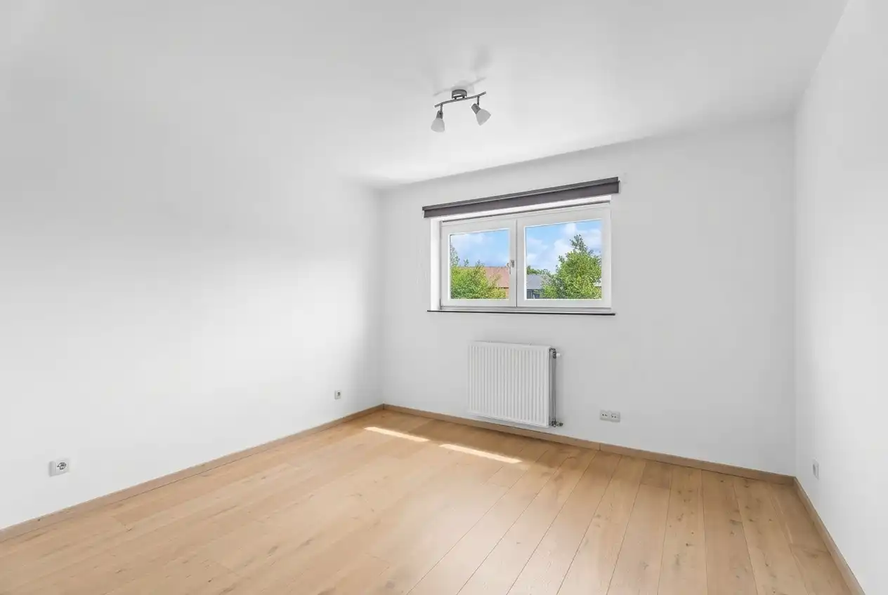 Instapklare halfopen bebouwing met 3 slaapkamers foto 5