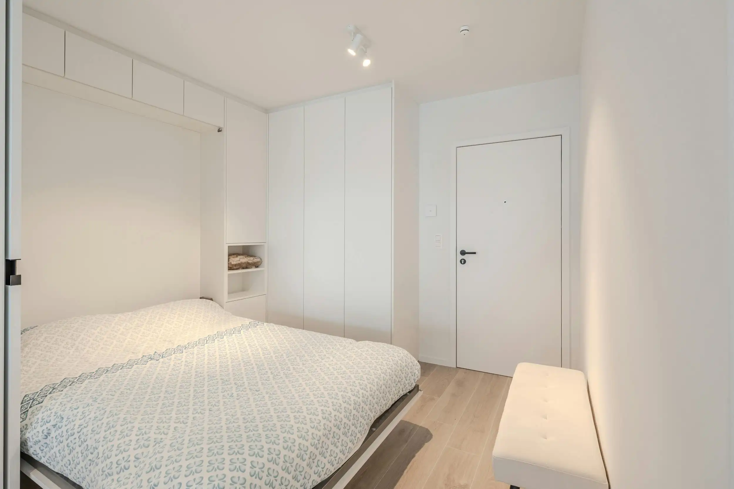 Prachtig gerenoveerd appartement met frontaal zeezicht! foto 8