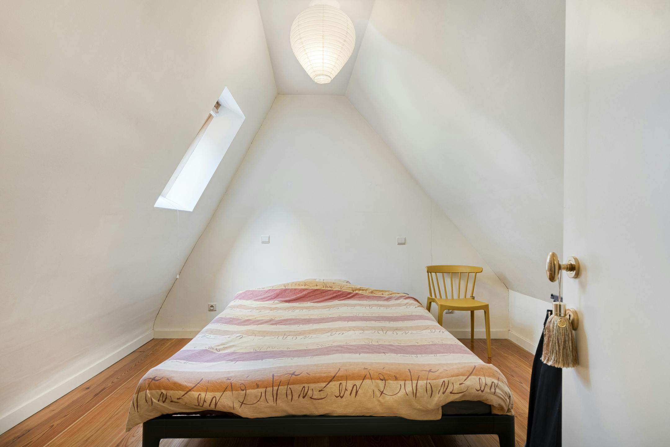 Charmevol huis met 2 slaapkamers en stadskoer in hartje Brugge foto 7