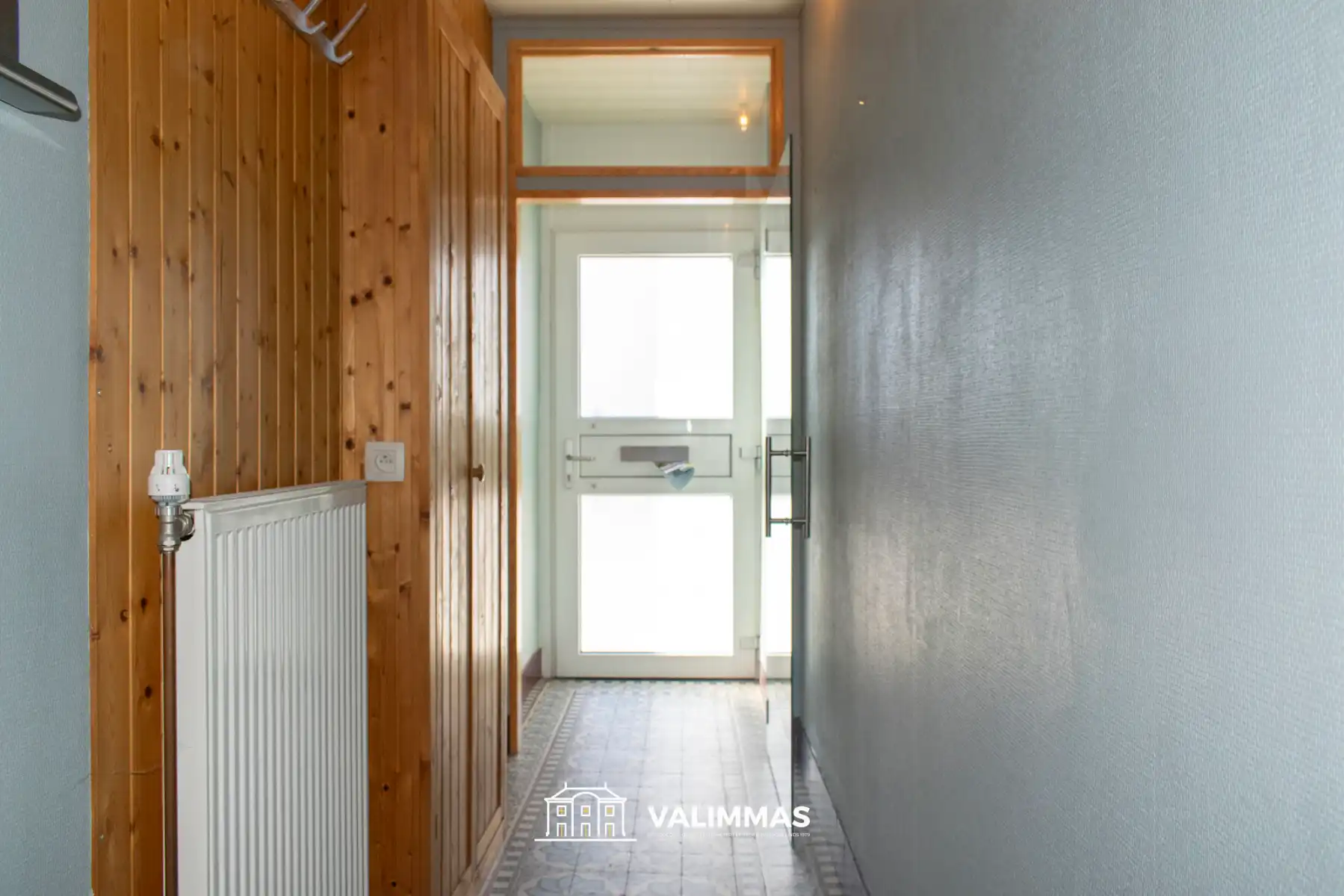 Degelijke, verzorgde en ruime rijwoning met tuin, parking... foto 2