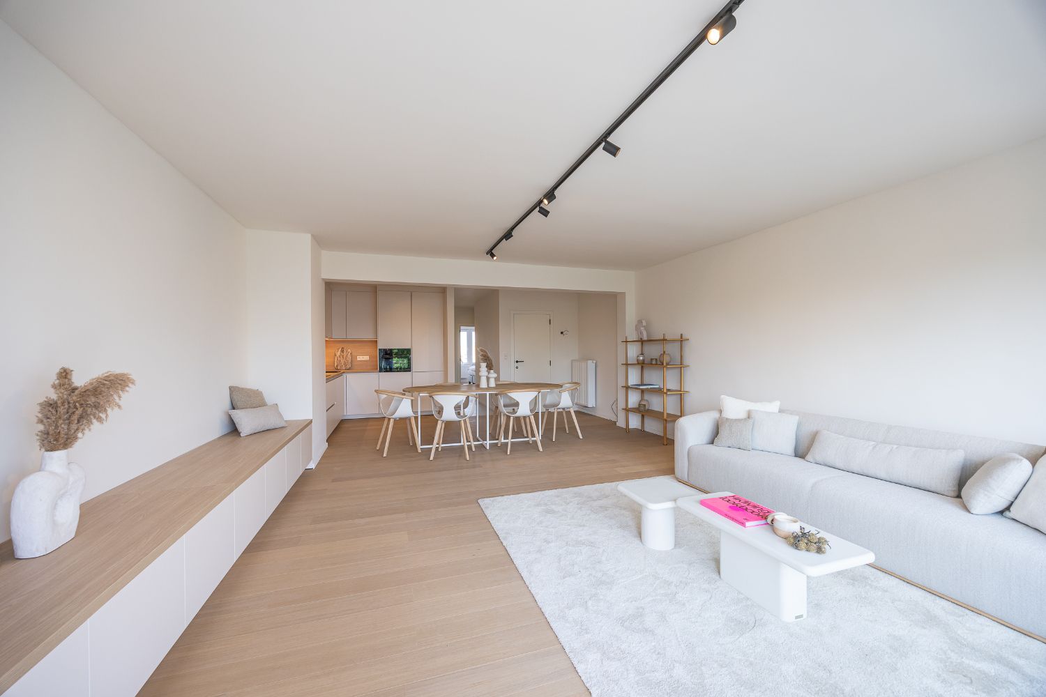 Gerenoveerd appartement met open zicht! foto {{pictureIndex}}