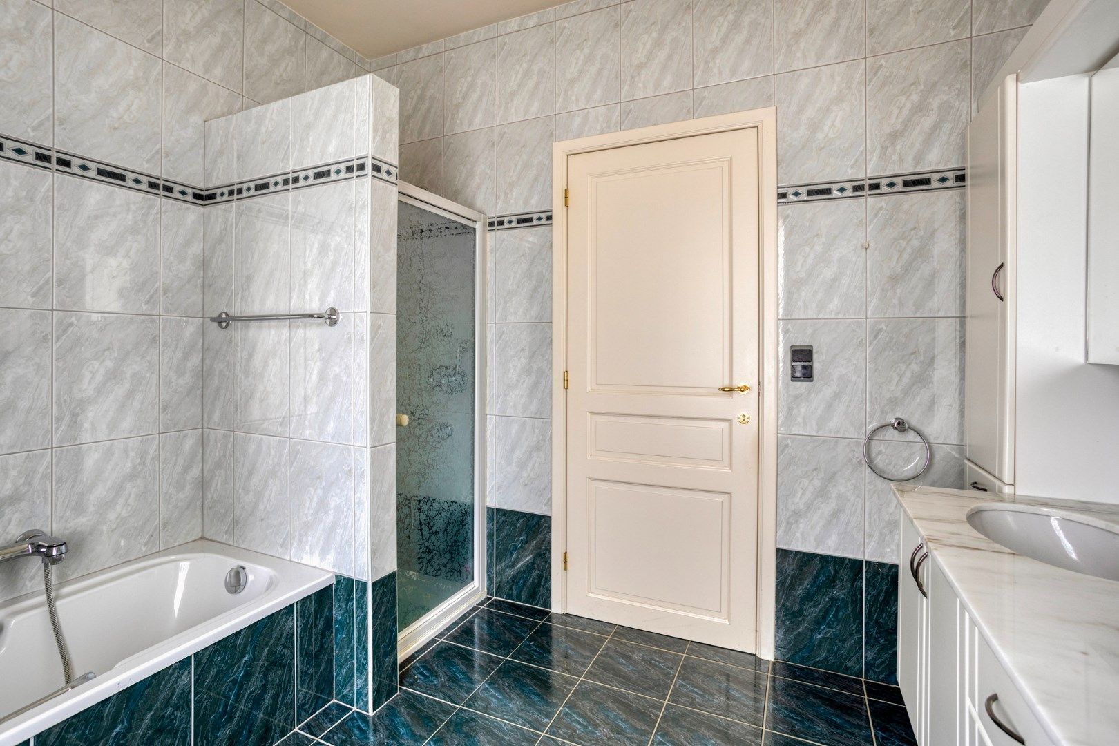 Ruime woning met 3 slaapkamers op een perceel van 1.880 m² te Olen-Centrum ! foto 15