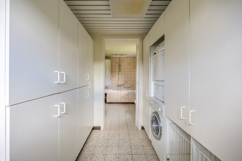 Woning, open bebouwing met naastliggende, grote loods op 18are foto 20