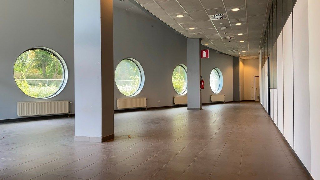 Kantoor met terras te huur nabij R8 in Kortrijk foto 3