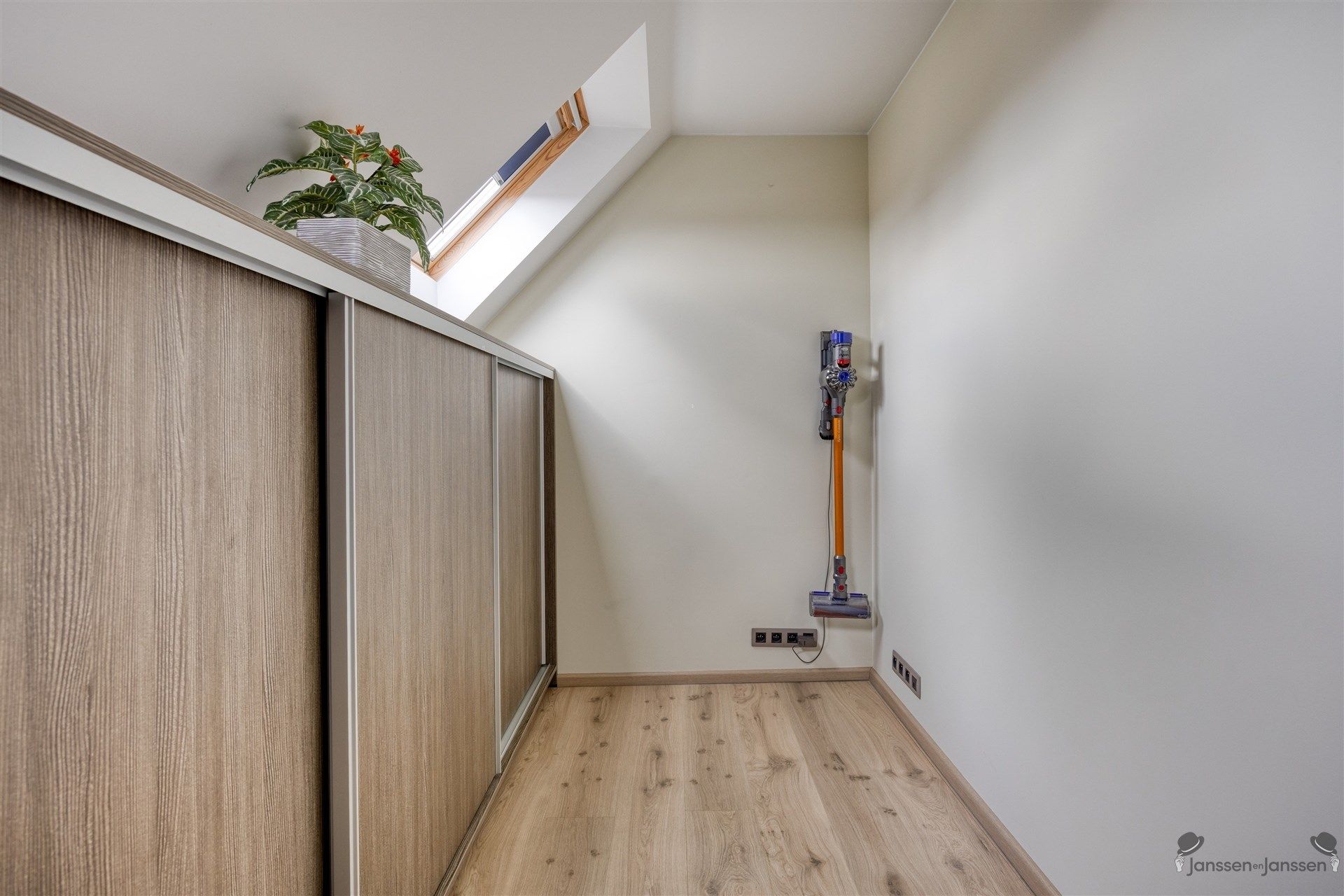 Ruim drie slaapkamer appartement  foto 19