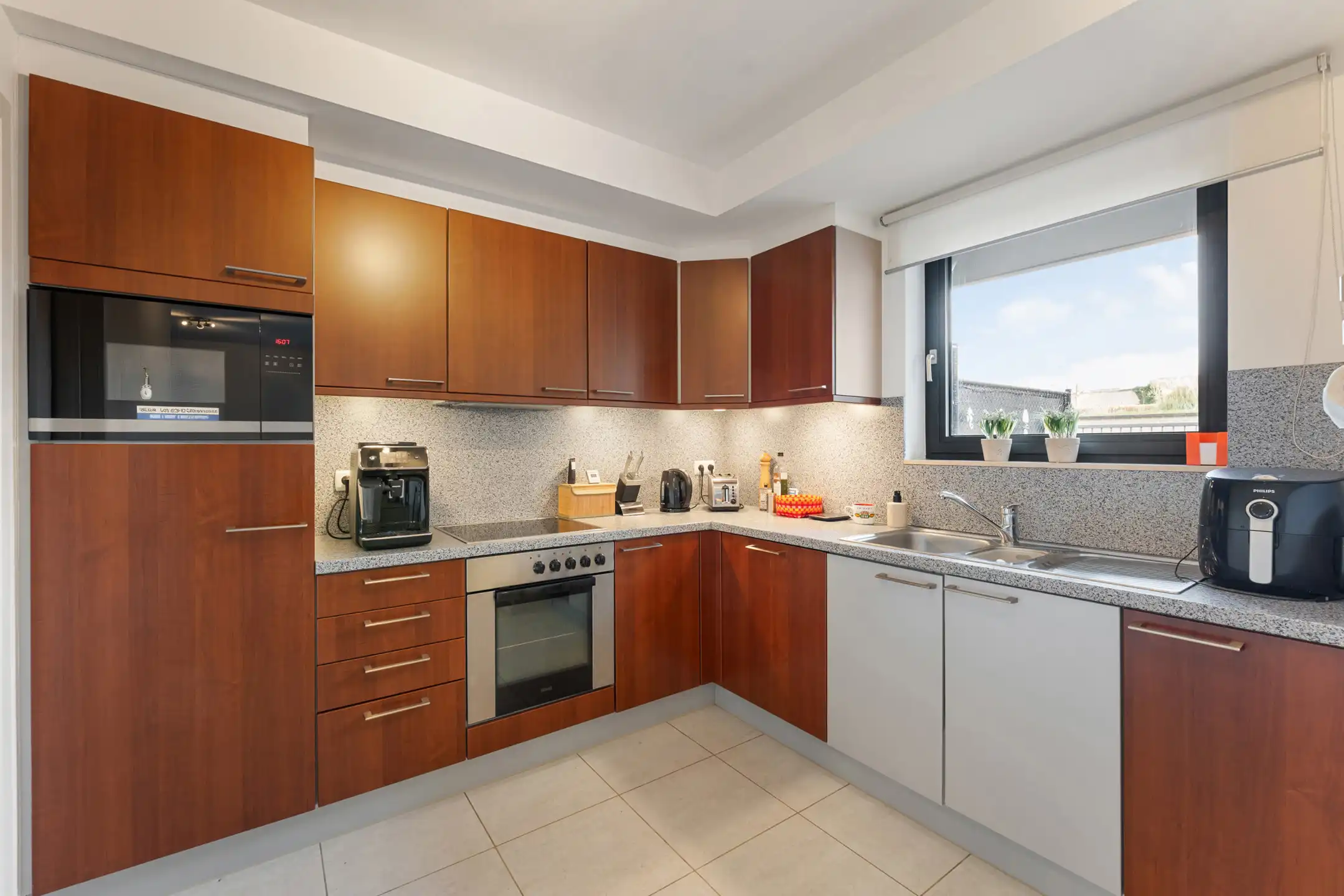 Gelijkvloersapp. met dubbele garage te Lanaken foto 8