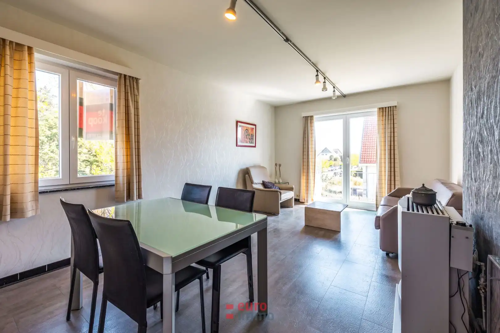 Appartement met 3 slaapkamers aan de rand van de villa-wijk! foto 3
