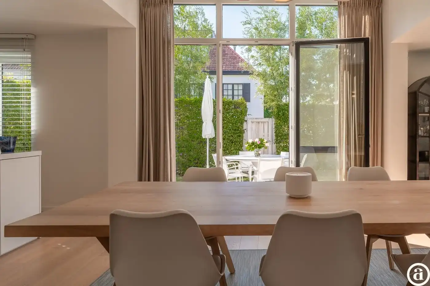 Prachtige, lichtrijke woning in hartje Zoute.  foto 4