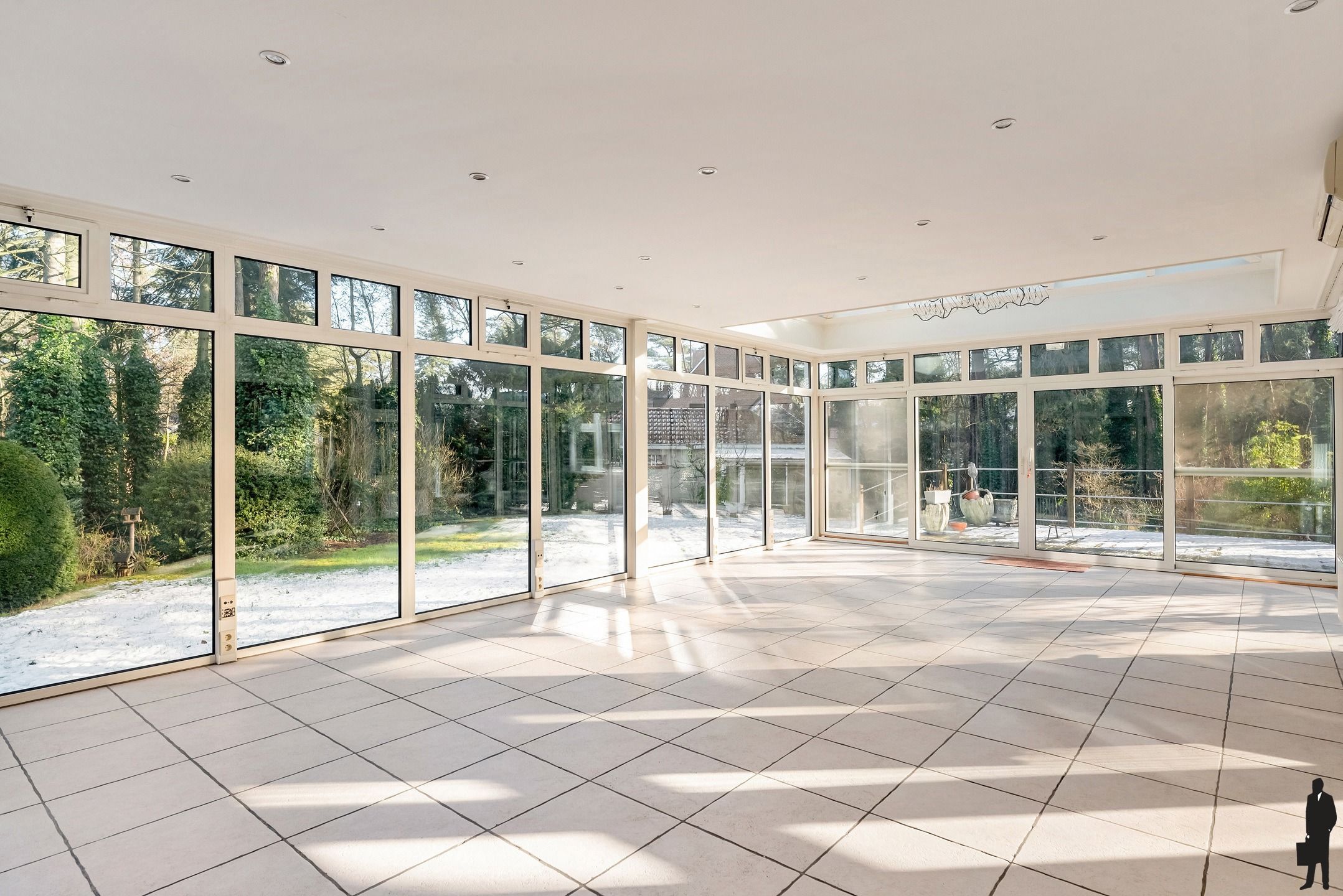 Een charmante villa met ruime tuin op ca. 1650m²!   foto 6