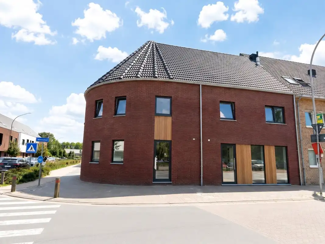 2 moderne nieuwbouwwoningen te koop in Steenhuffel foto {{pictureIndex}}