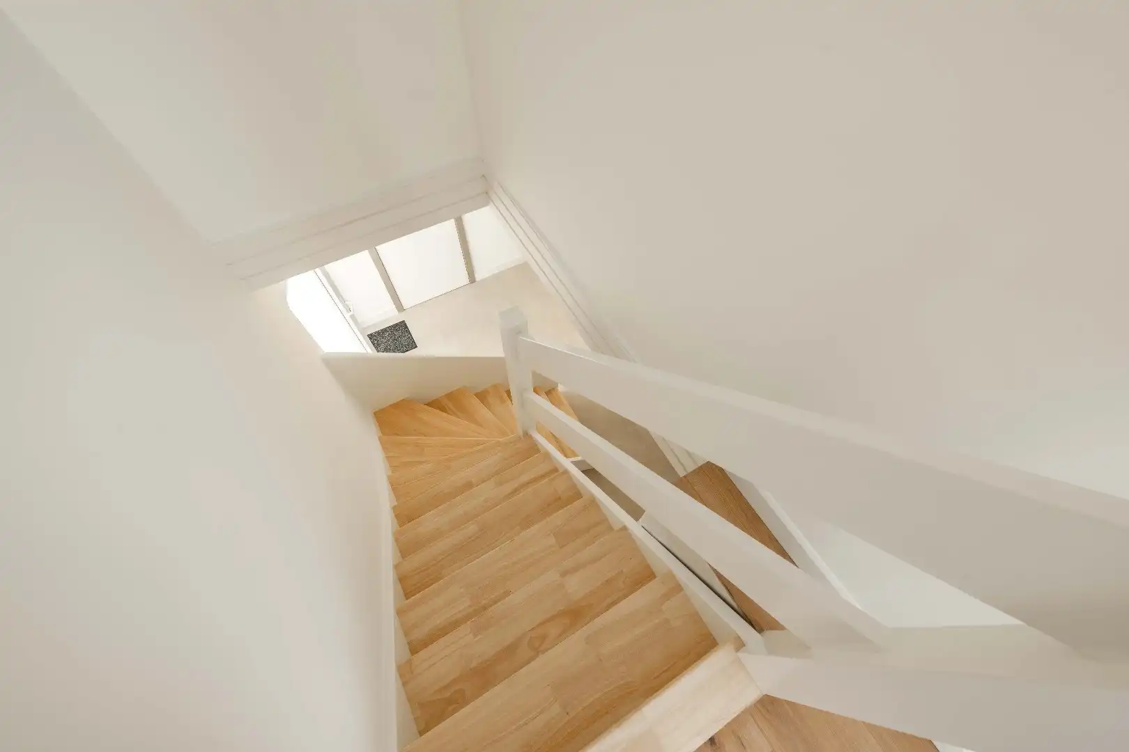 VOLLEDIG GERENOVEERDE WONING OP TOPLOCATIE IN KOOLSKAMP foto 12