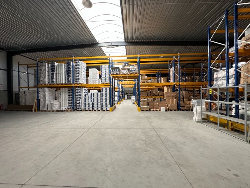 Industrieel gebouw te huur foto 4