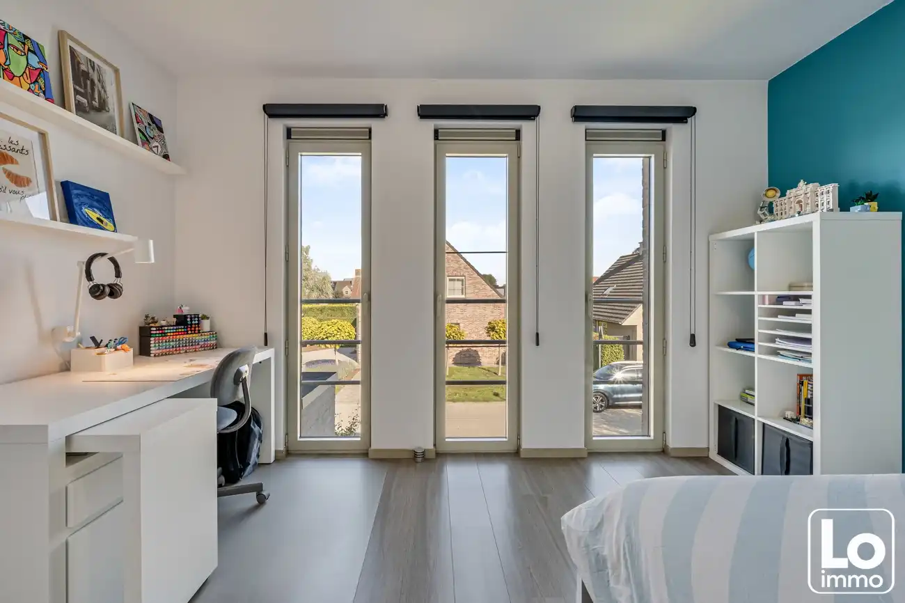 Instap klare moderne open villa met dubbele inpandige garage en een gezellige tuin op een toplocatie nabij het centrum van Lochristi! foto 55