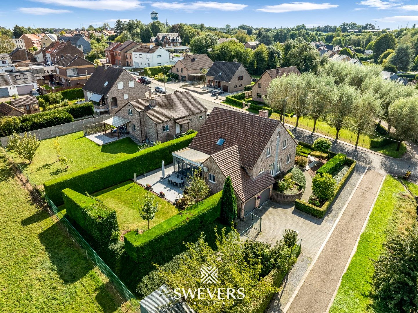 Residentieel gelegen en gerenoveerde landelijke woning van 300m² met grote veranda foto 46