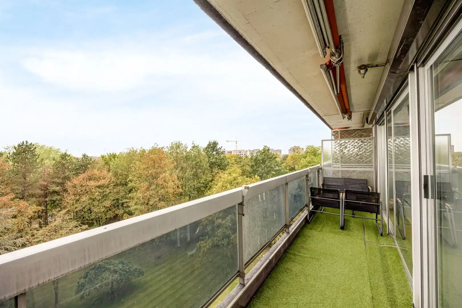 Lichtrijk 2-slaapkamerappartement met ruim terras en ondergrondse autostaanplaats foto 9