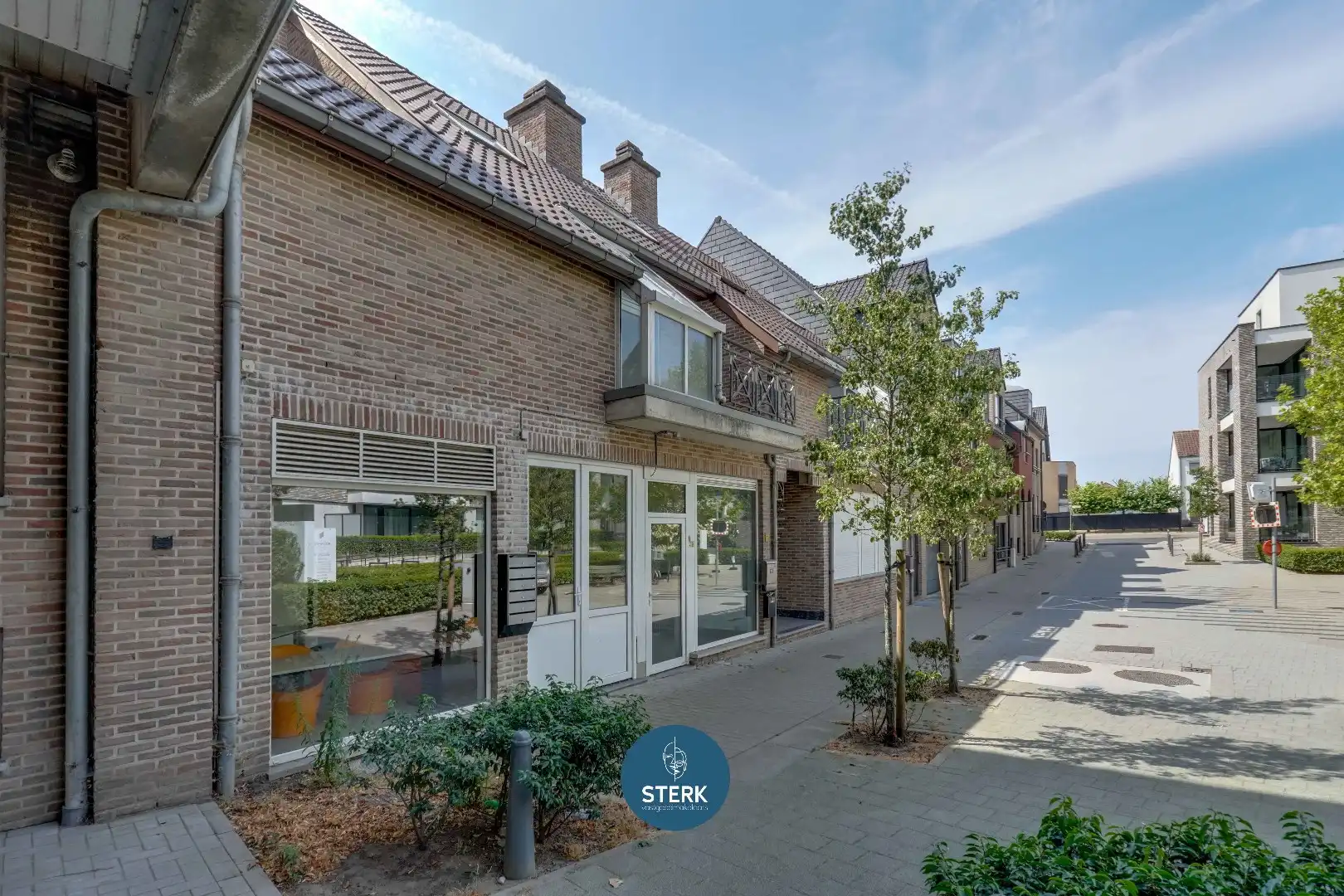 RUIM DUPLEX-APPARTEMENT MET 2 TERRASSEN IN HET CENTRUM VAN LANAKEN !  foto 23