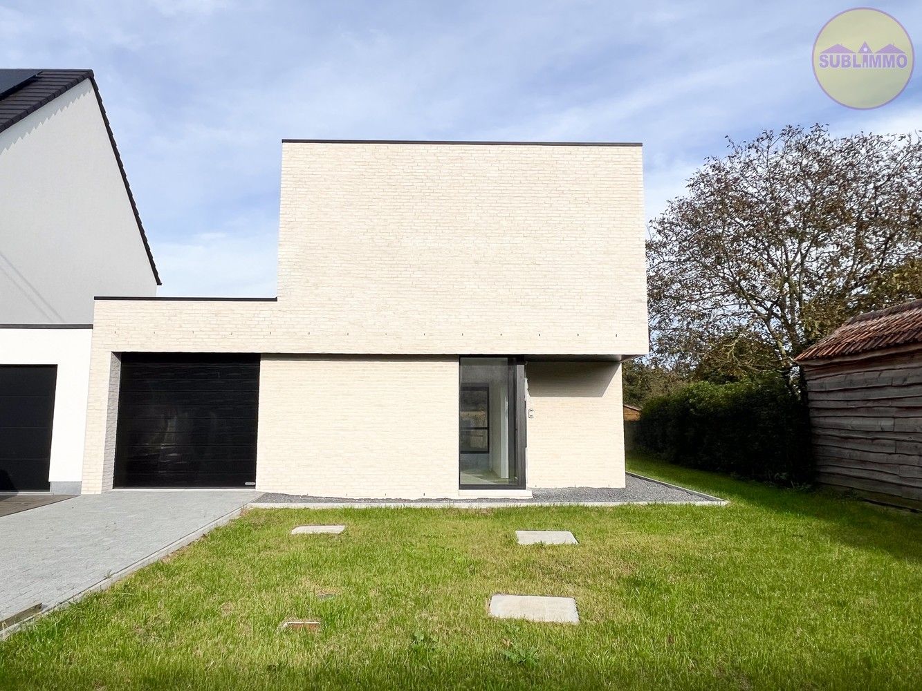 Nieuwbouwwoning met 3 slaapkamers op een perceel van 365m². foto 2