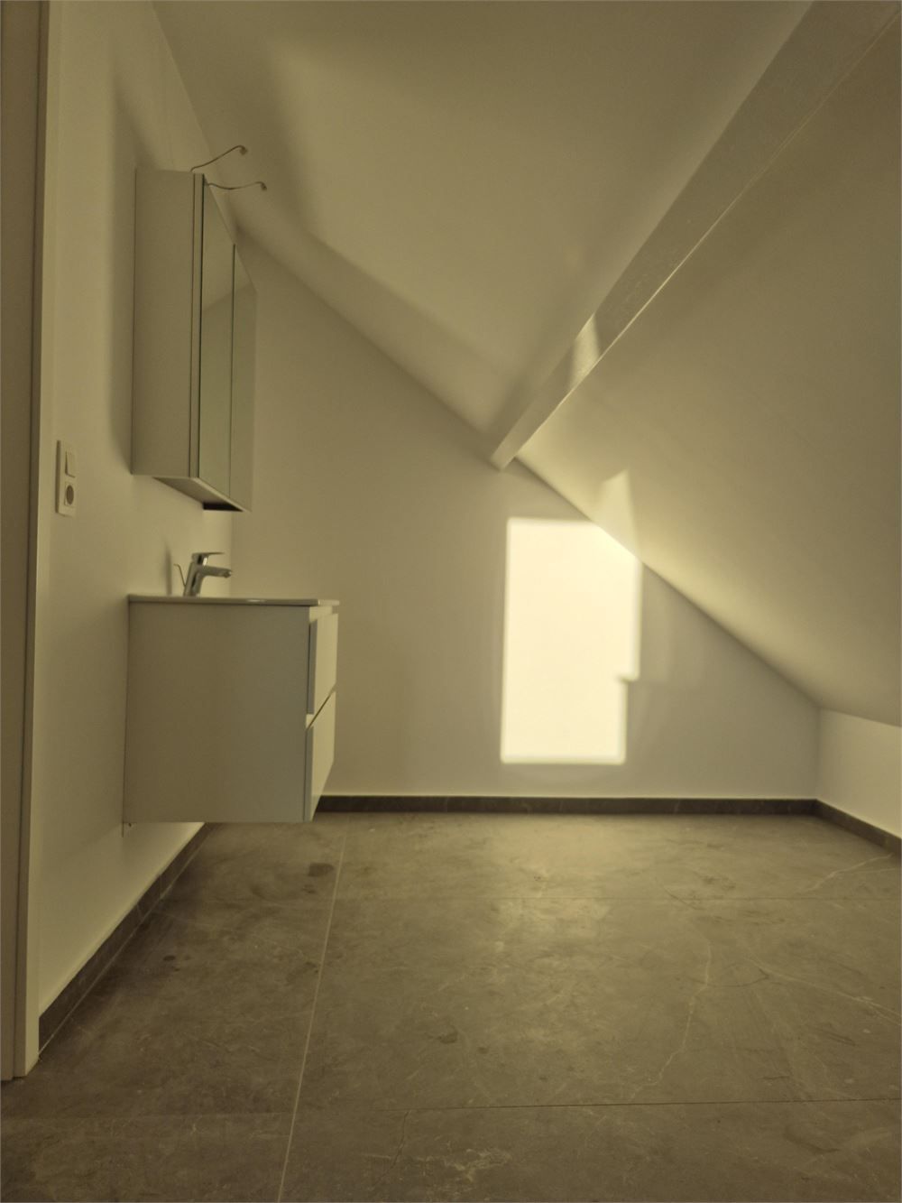 Leuke gerenoveerde woning met 4 slaapkamers en tuin foto 24
