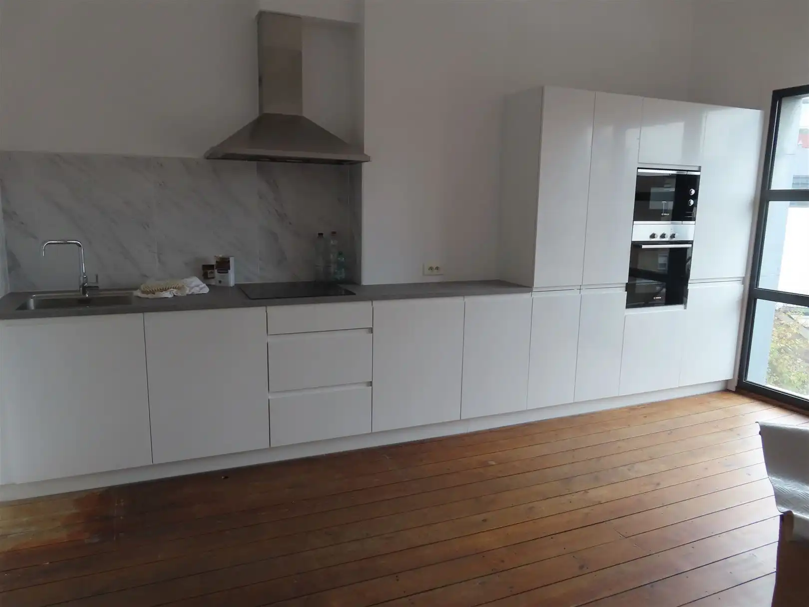 Gemeubeld  2 slaapkamer duplex appartement op 't Zuid! foto 3